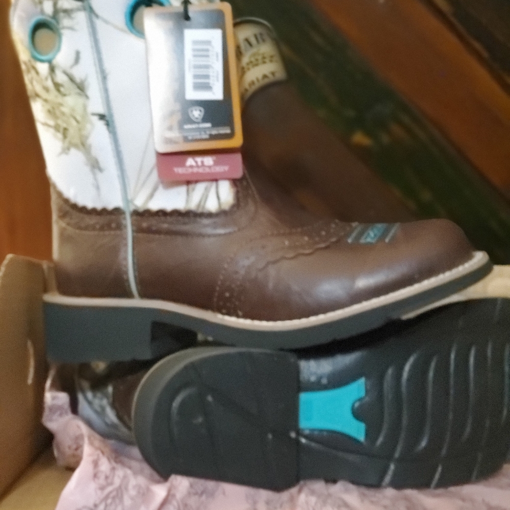 Ariat fatbaby cowgirl boots